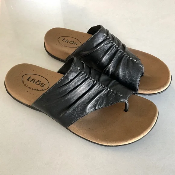 TAOS Gift 2 Black Leather Sandal Size 10 Like New - Picture 2 of 8
